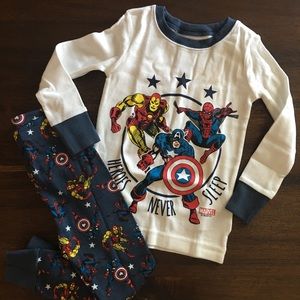 Marvel Avengers Pajama Set NWT - Size 2 Toddlers
